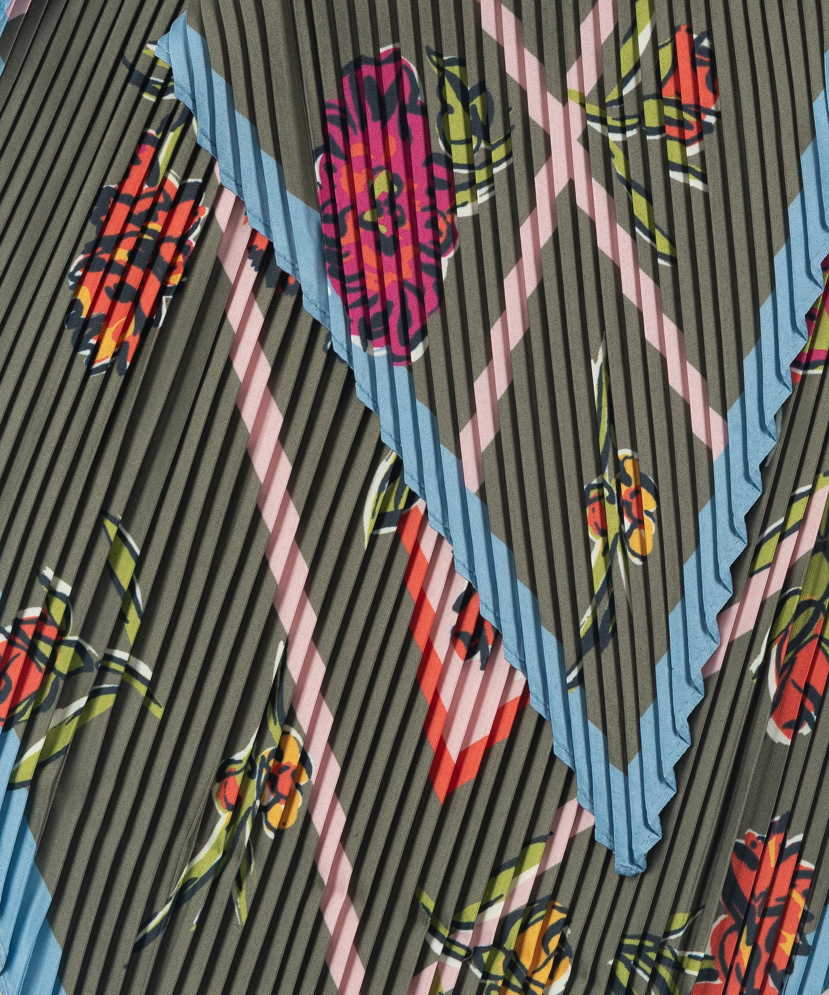 Floral Plaid Pleated Diamond ScarfPosh Boutique