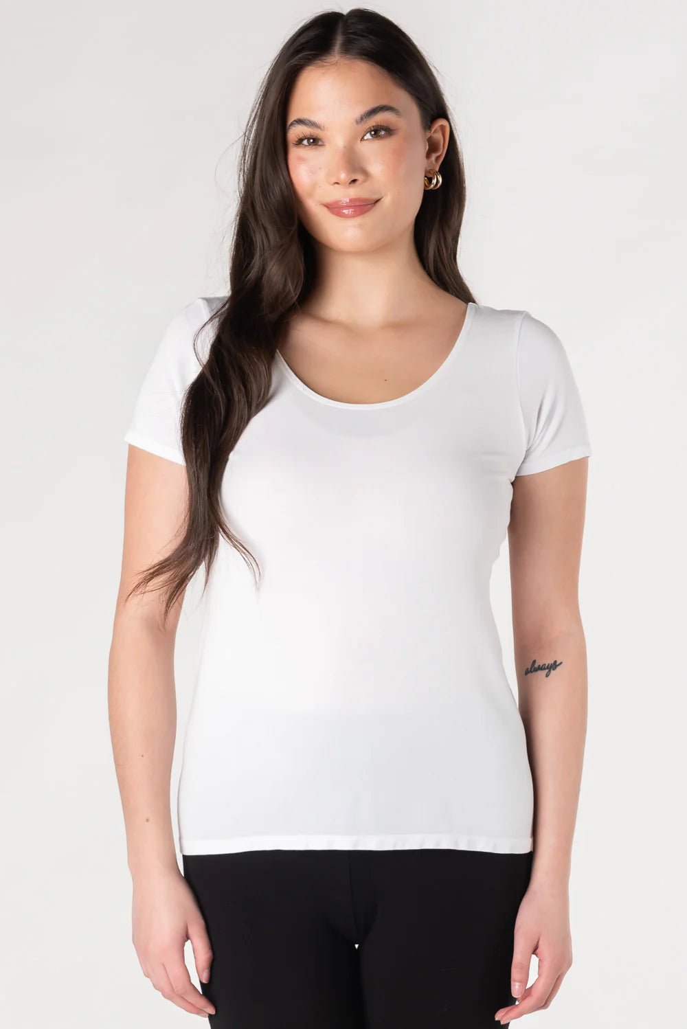 Lia Seamless TeeTopsPosh Boutique