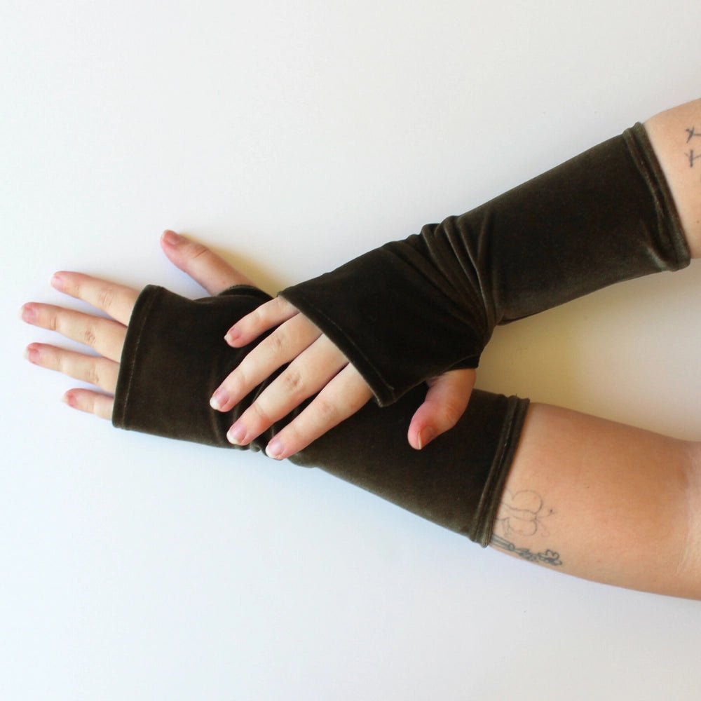 Velvet Fingerless GlovesPosh Boutique